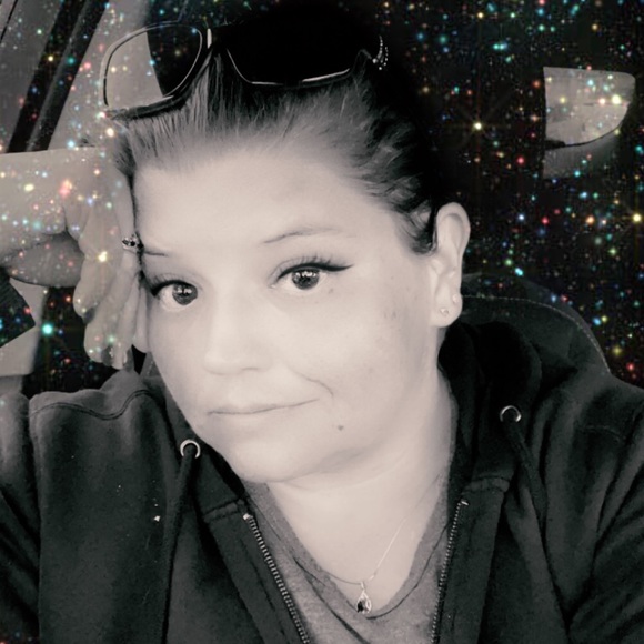 Meet your Posher, Kerrianne - Picture 1 of 1